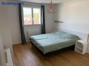 Maison 3 chambre, 25 minutes circuit, jardin, wifi - Image 3