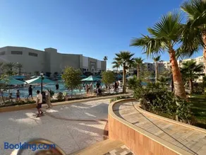 Outstanding Flat with pool and near the beach - Image 4