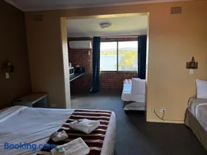 Riverview Motor Inn - Image 2