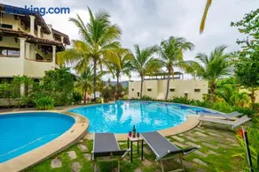 Amazing Oceanview Private Villa Rooftop Terrace Walk to Beach - Image 3