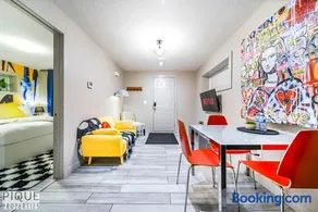 Bright 2BDRM - King Bed - Patio - Netflix - WiFi - Image 5