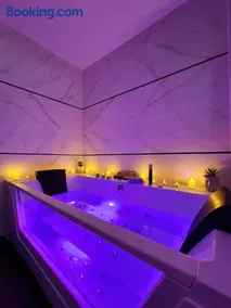 Fully renovated Chalet privatif suite romantique love balneo - Image 1