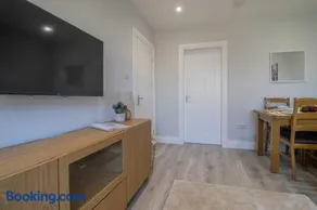 Highfield Apartment- 2 Bed in Motherwell close to centre - Image 5