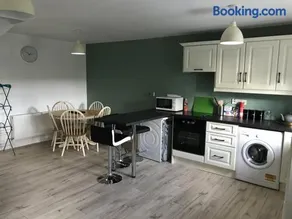 Warrensgrove Estate Self Catering Accommodation - Image 5