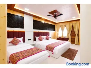 Sangeeta Prime Stay Nainital - Comfortable Rooms , Restaurant & Convenient Parking - Image 3