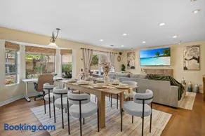 Entire Private House with Pool, Hot Tub, King Bed, Garage, 4 Bedrooms 4 Bathrooms, Available Now - Image 4