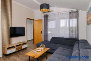 Apartment Ljubica with pool - Image 3