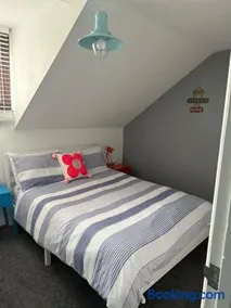 Holiday Home, free WiFi and Parking - Image 3