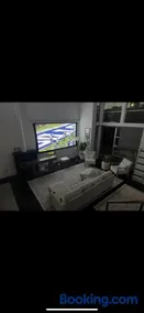 Penthouse Loft Modern & Bright 1,150 SQ FT parking - Image 2