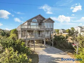 WV12 Holiday Beach House - Image 1