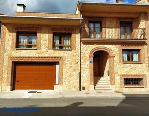La Casona De Cuellar - Image 2