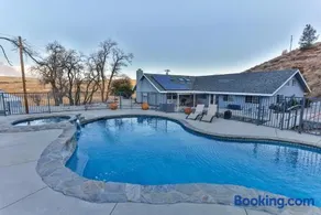 Amazing Escape near LA Meditation Room, Game room, Hot Tub, Pool - Image 2