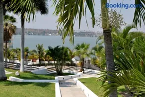 Hotel Infinity - Image 2