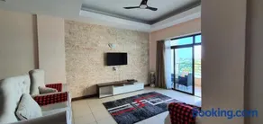 Penthouse Five - The Beautiful 3Br En-suite Apt - Image 3