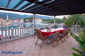 Villa Radovani Jelsa Hvar - Image 1