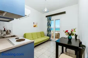 Asterina Seaside Apartments - Image 4