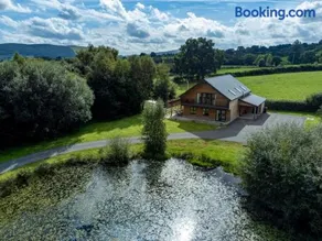 Rhosllyn Retreats - Lakeside Lodge - Image 3