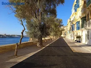 Valletta Grand Harbour Loft - Image 2