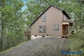 Valley Views Hot Tub Deck Screened Porch & WiFi - Image 2