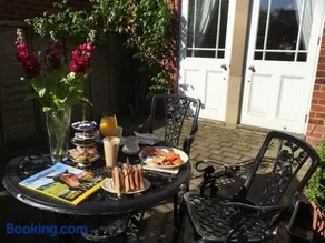 The Villa in Robin Hoods Bay - Image 2