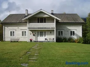 Bakken Gårdshus - Image 1