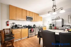 Luxurious 2BR Movie Theater Game Room Full Kitchen Gym - Image 3