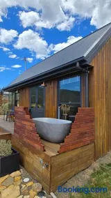 Romantic Valley Cabin - Outdoor Bath - Image 4