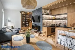 Luxury 2 Bedroom Mountain Escape - Image 1