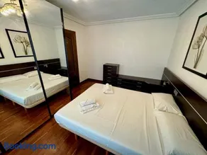 Apartamento Reyes de España / Free Parking & Wi Fi - Image 1