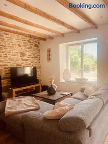 La Casa de Natina Family Home - Image 1