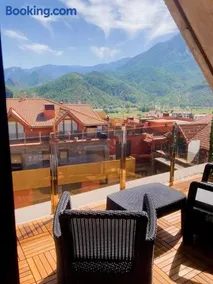 Apartament dúplex amb vistes al Pirineu català - Image 4
