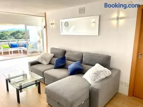 Platja de Aro Penthouse with Big Terrace - Image 4