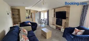 Golfing & Family Breaks in Luxury Lodge - Image 1