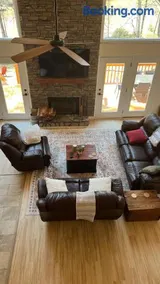Milly Villy Lake House - Image 3