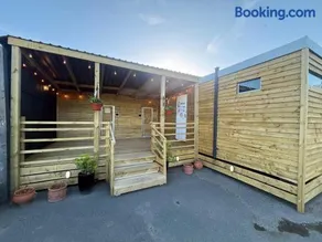 American rv glamping with hot tub - Image 3