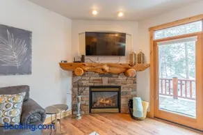 Juniper Bay Getaway - Image 2