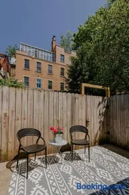 Stunning 4BR Townhome Rooftop City Views - Image 3