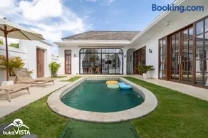 Romeo Beachfront Villa by Bukit Vista - Image 1