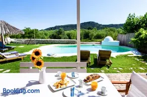 Sonio Villas - Que Bella Collection - Image 2