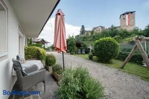 Ferienwohnung Mayenburg-schlosshof - Image 2