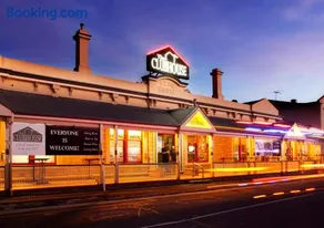 The Tanunda Club Guest Suites - Image 3