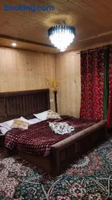 Shangrilla houseboat - Image 3