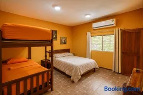 Yaxche Centro Hostal y Camping - Image 2