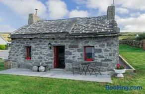 1844 Seascape Cottage - Image 1