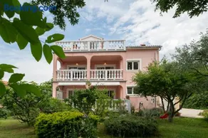 Large family apartment Sabrina on two floors - Image 3
