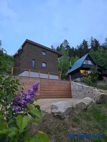 Hillside Cabin - Image 2