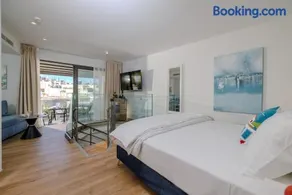Evmaria Luxury Cottage - Image 2