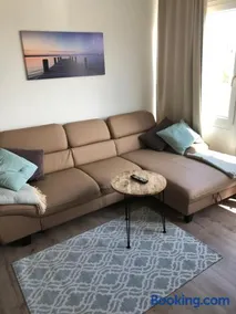 2Zi-Ferienwohnung am Südstrand mit eigenem Parkplatz perfekt für Familie - Image 1