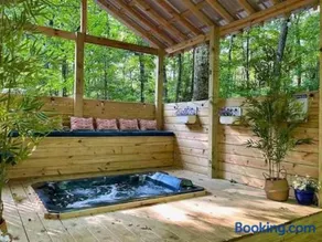 Hot Tub, Fire Pit & Games! Family Falcon Lodge - Image 5