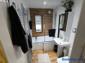 Carrick's Cosy Haven - Image 2